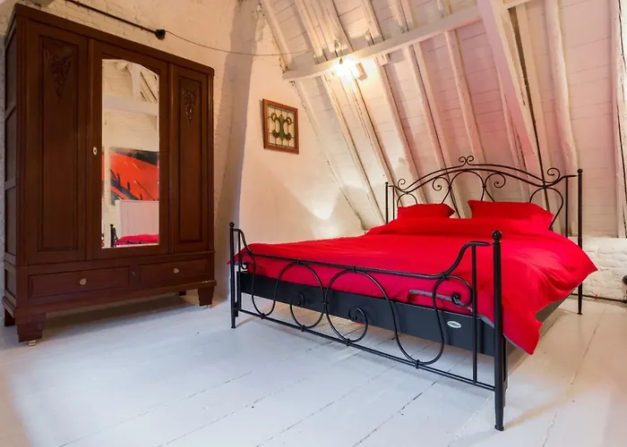 Romantic 16Th Century Workers House